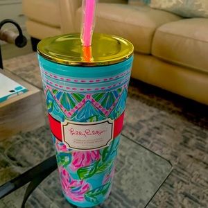 NWT Lilly Pulitzer Tumblr with straw featured in totally blossom 24 ounces